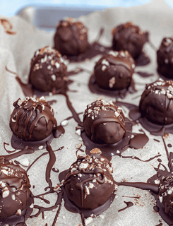 No Bake Chocolate Almond Date Truffles